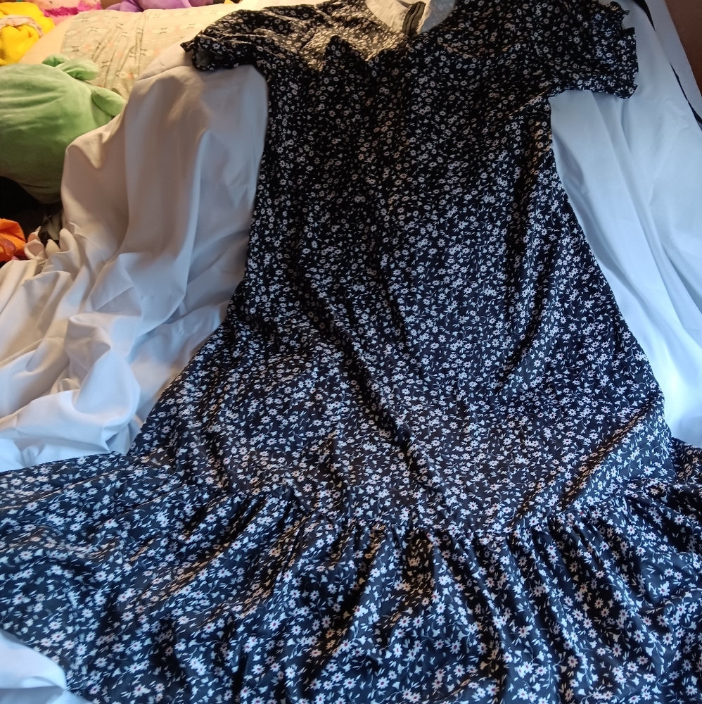 Just Fashion Now Black FLORAL DRESS size XL